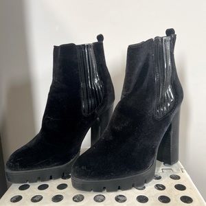 Report signature lug sole heel boots